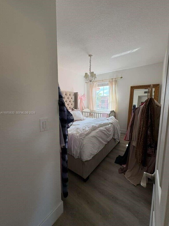 Building Photo - 6104 NW 114th Pl