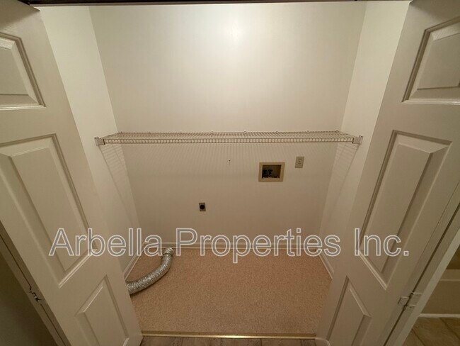 Building Photo - 115 Rowe Ln