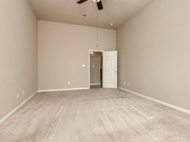 Building Photo - 2104 Granite Hill Dr