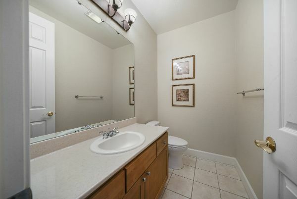 Building Photo - 1706 20th Ave