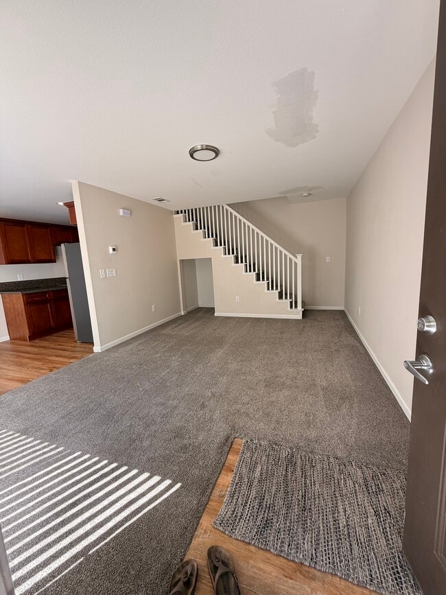 Building Photo - 1352 Drake Dr