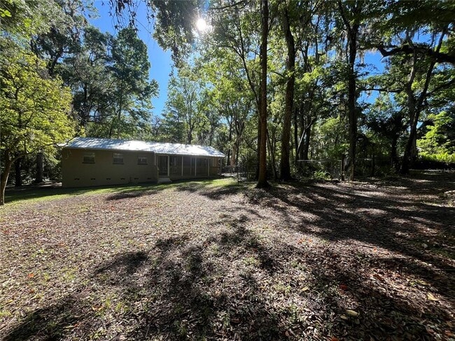 Building Photo - 1565 Oakhurst St