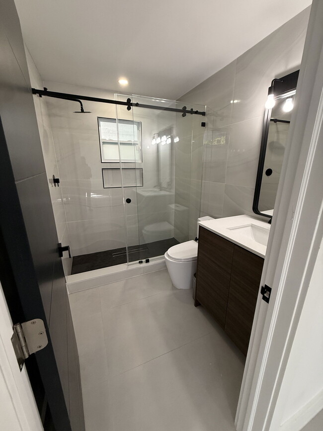 Building Photo - 4430 NW 1st Ave