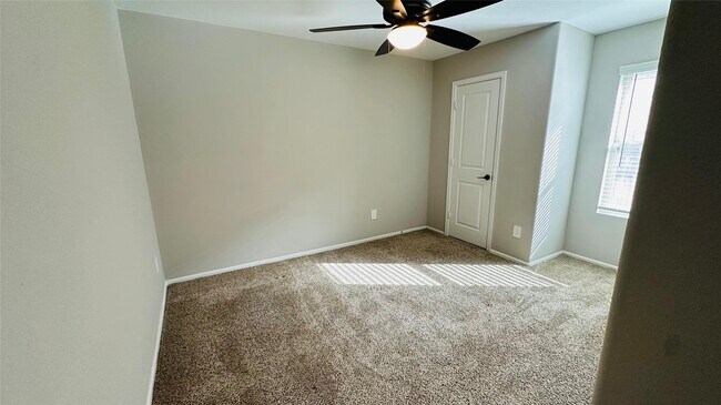 Building Photo - 236 Rustic Ridge Cir