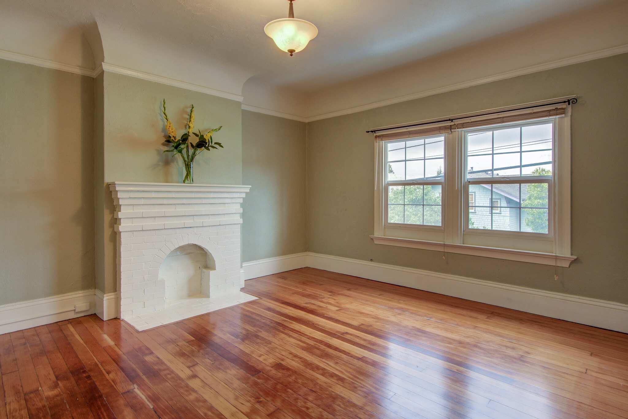 Living room - 601 63rd St