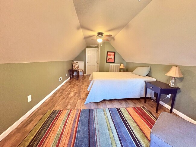 Building Photo - FREDERICKSBURG - MINUTES TO VRE - EASY COMMUTE TO QUANTICO!