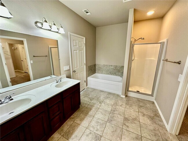 Building Photo - 433 North Drewrys Bluff Drive