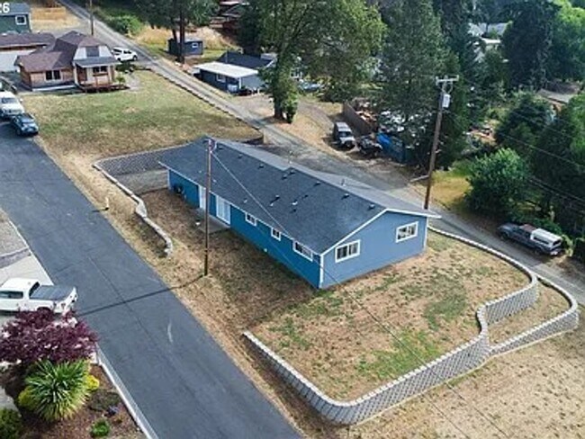 Building Photo - 535 Oak Terrace