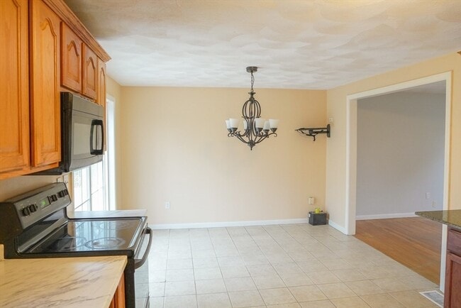 Building Photo - 14 Eastern Ave