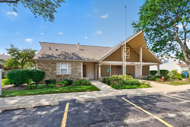 Building Photo - 665 Thorntree Ct