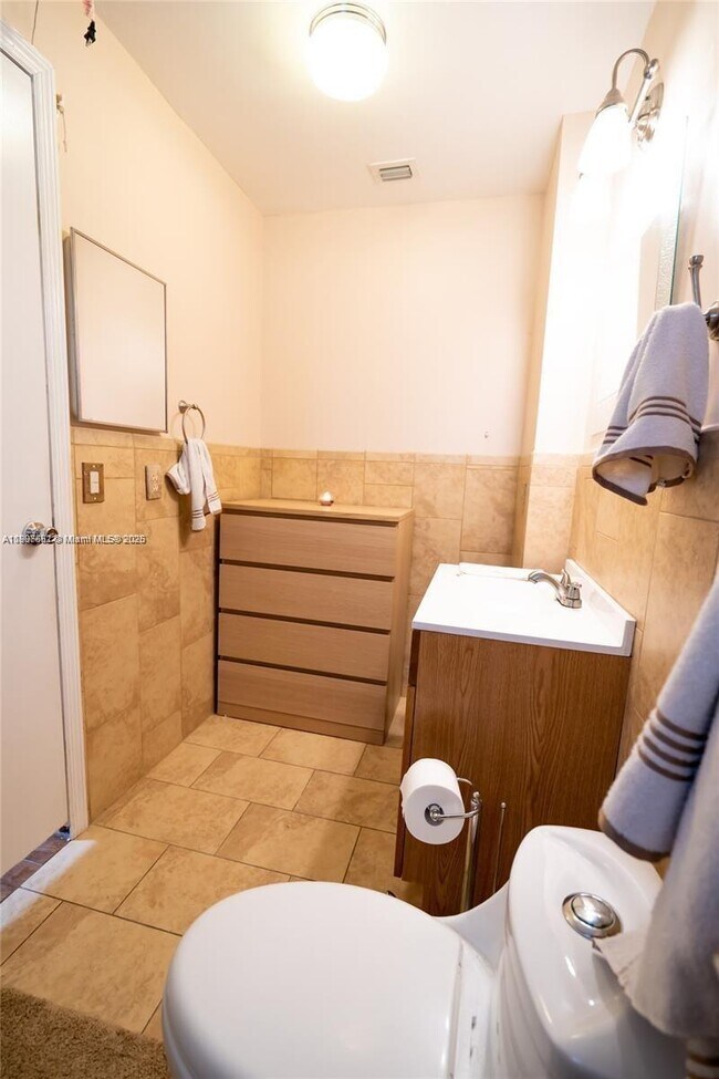 Building Photo - 8844 NW 113th St