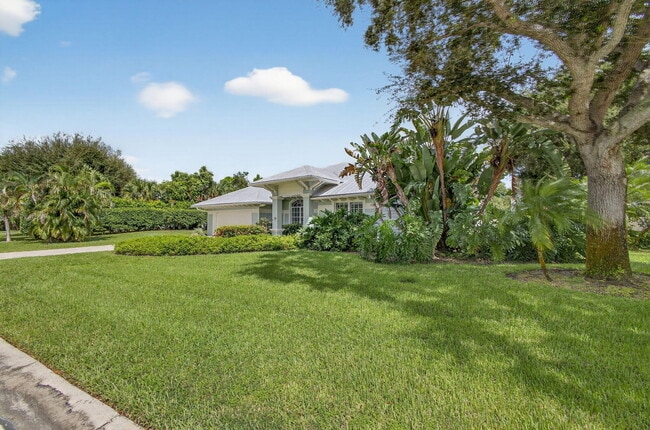 Building Photo - 8401 SE Ketch Ct