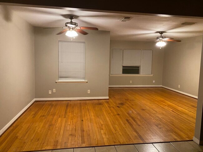 living room - 2406 Carrington St