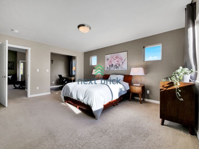 Building Photo - Gorgeous 3 Bed & 2.5 Bath Single Family House For Rent!