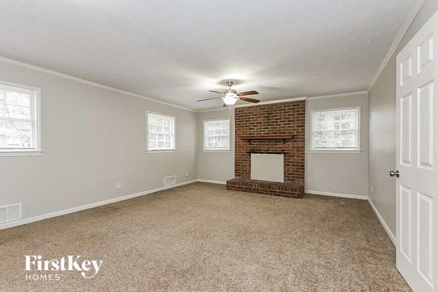 Building Photo - 2661 Oxbow Way SW