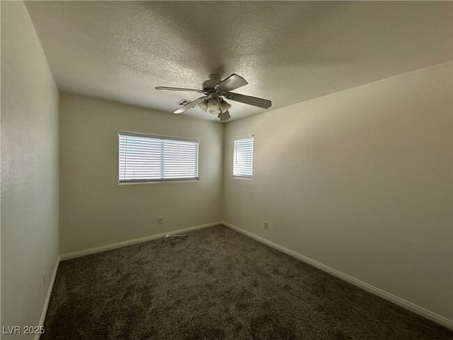 Building Photo - 9949 Cerbat Ct
