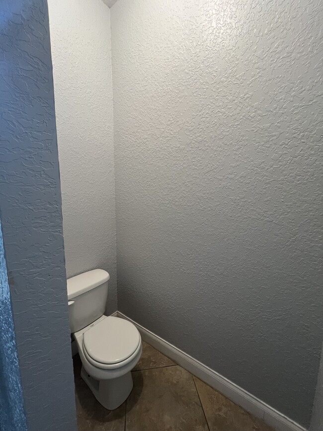 Master private toilet - 5811 La Costa Dr