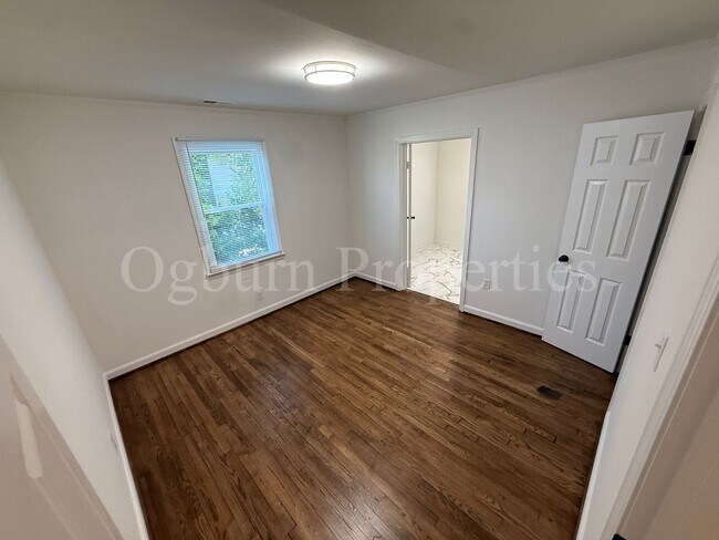 Building Photo - 1112 Marne St