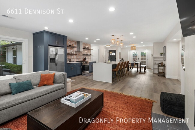Building Photo - 6611 Dennison St
