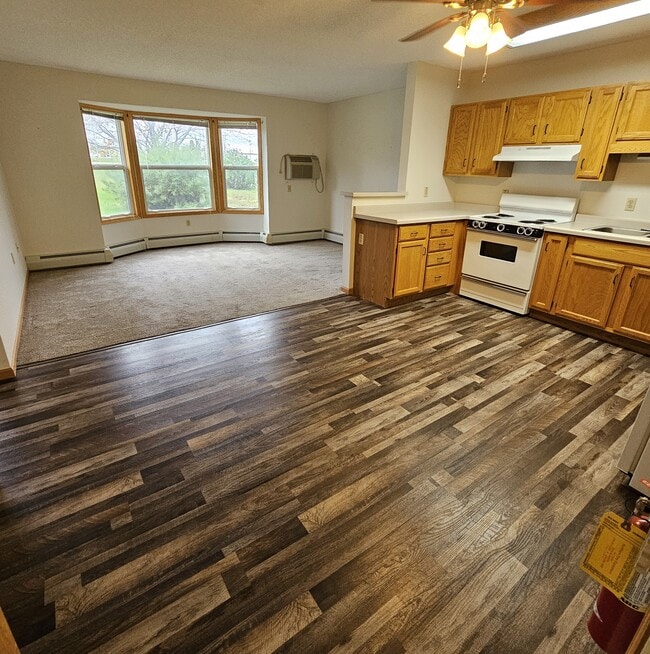 Building Photo - Country Place Apartments