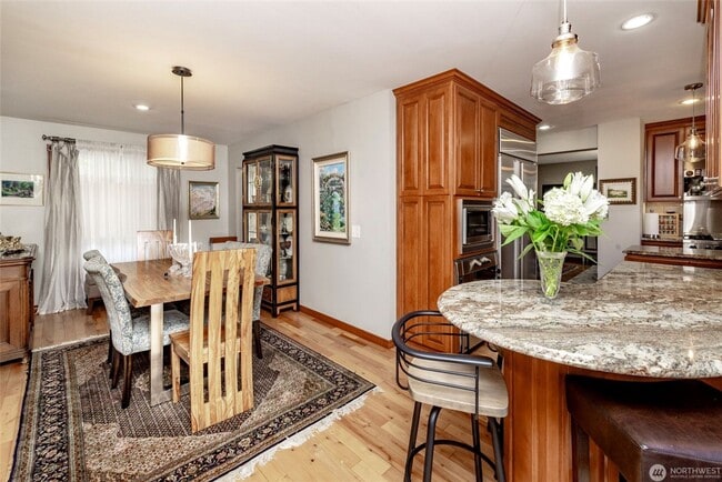 Building Photo - 3Bd/3Ba Seattle House
