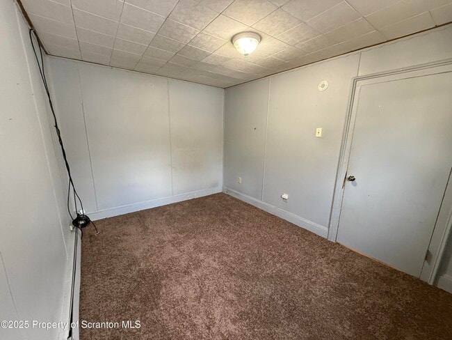 Building Photo - 205 2nd St