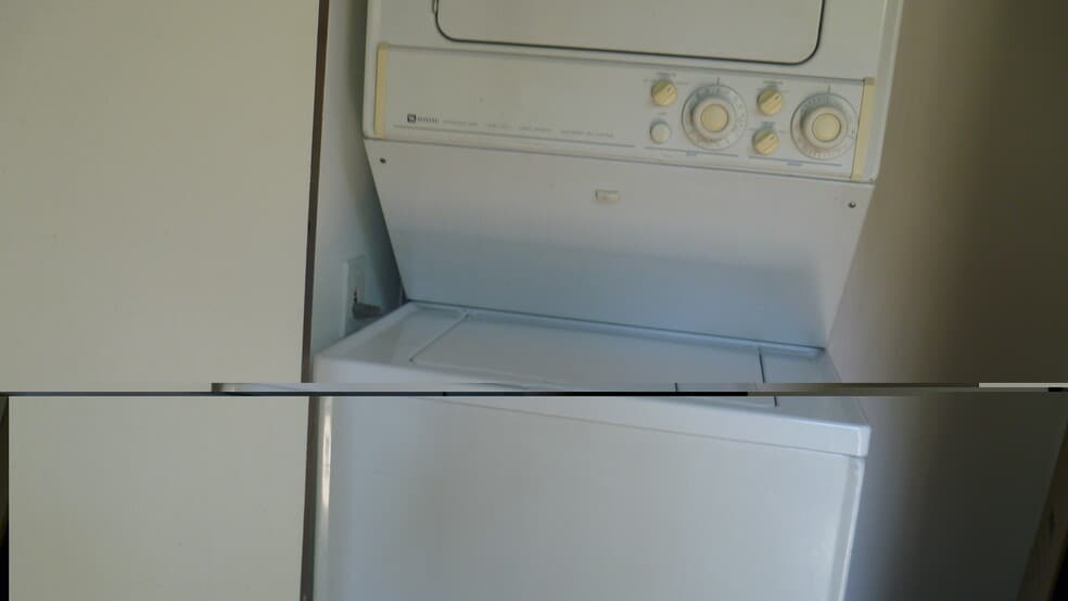 Building Photo - 18350 Hatteras St