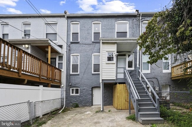 Building Photo - Charming 4 Bedroom Home in West Baltimore
