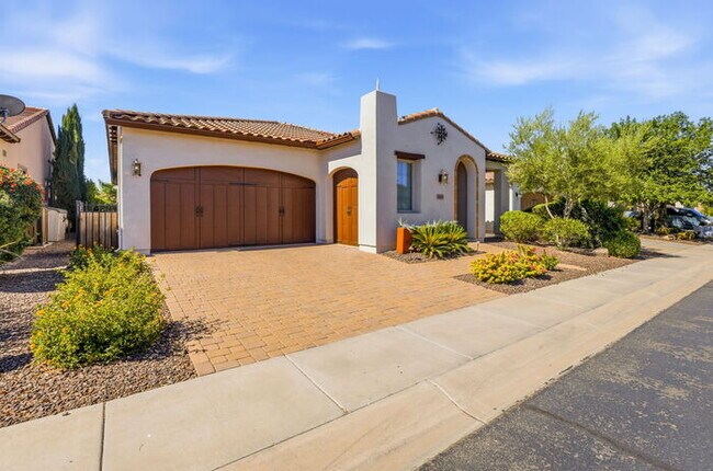 Building Photo - Encanterra Golf Community