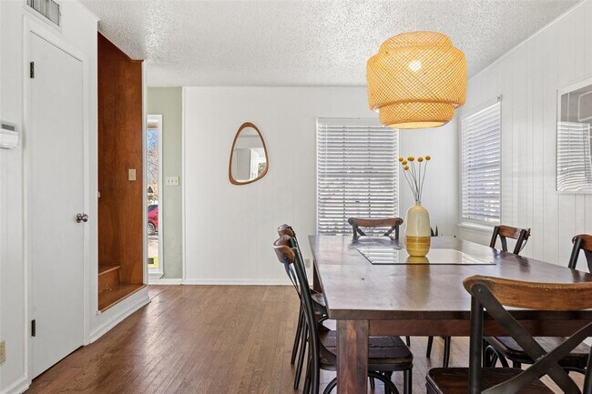 Building Photo - 2105 Columbia Cove