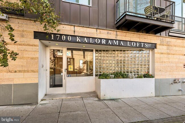 Building Photo - 1700 Kalorama Rd NW