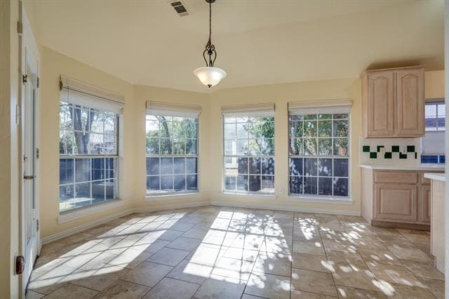 Building Photo - 2724 Lakehollow Ln