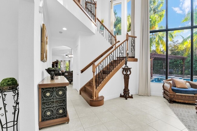 Building Photo - 10703 Versailles Blvd