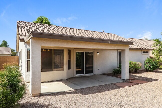 Building Photo - 16038 W Carmen Dr