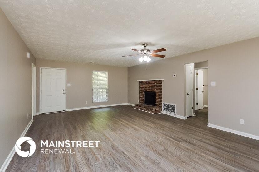 Building Photo - 4585 Old Lake Dr