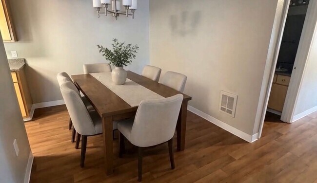 Building Photo - ? Last Chance for FREE August Rent!