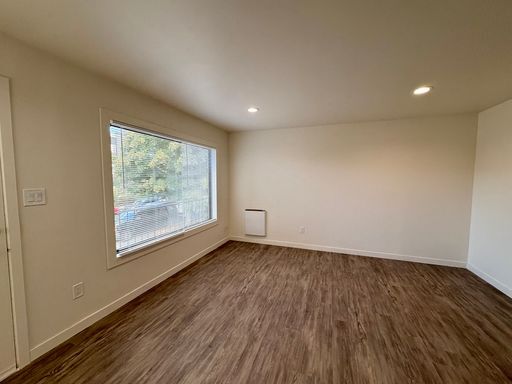 Building Photo - Darling Fully Remodeled Two Bedroom with G...