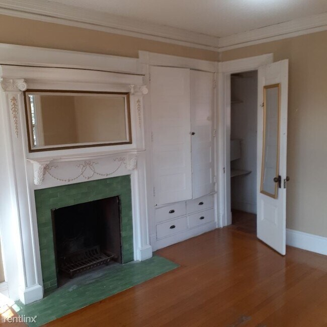 Building Photo - 3 br, 1 bath Apartment - 19-21 Beechwood Ave