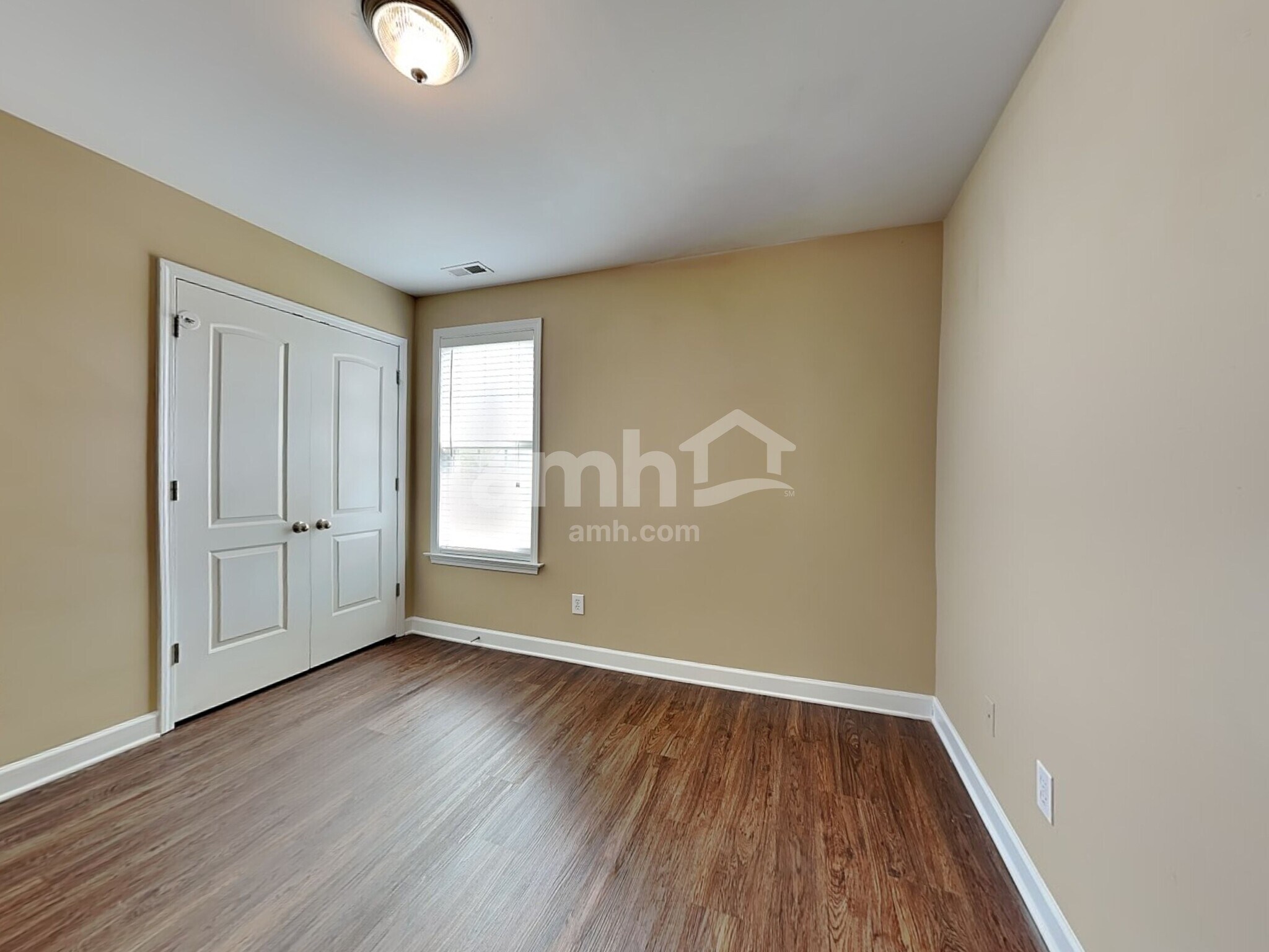 Building Photo - 1935 Shillington Dr