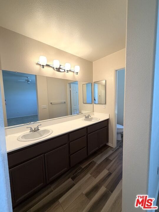 Building Photo - 27030 Victoria Ln