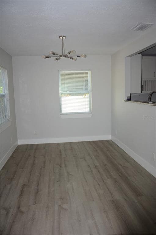 Building Photo - 670 16th Ave S