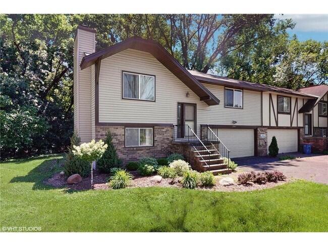 Building Photo - 2509 Cedar Hills Dr