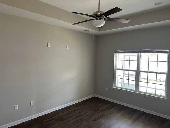 Building Photo - 126 Hannah Dr