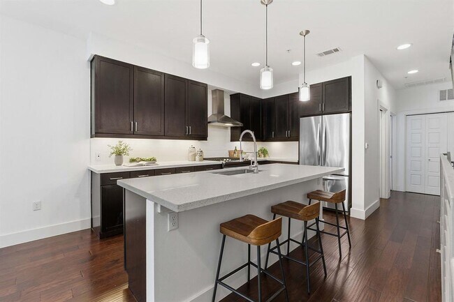 Building Photo - 2002 Glen Allen St