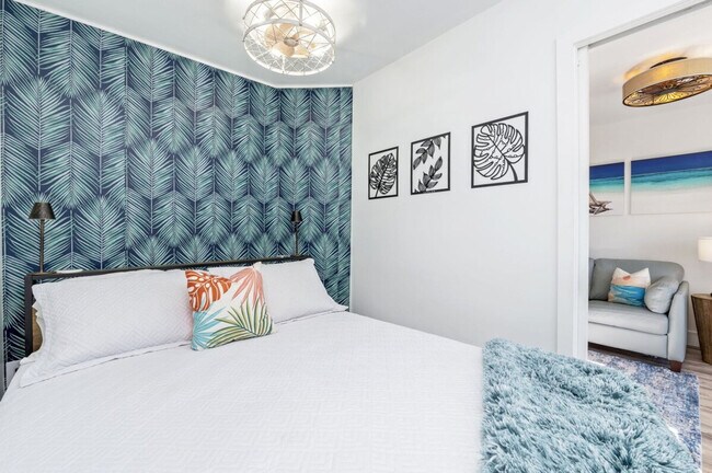 Building Photo - 775 Gulf Shore Dr