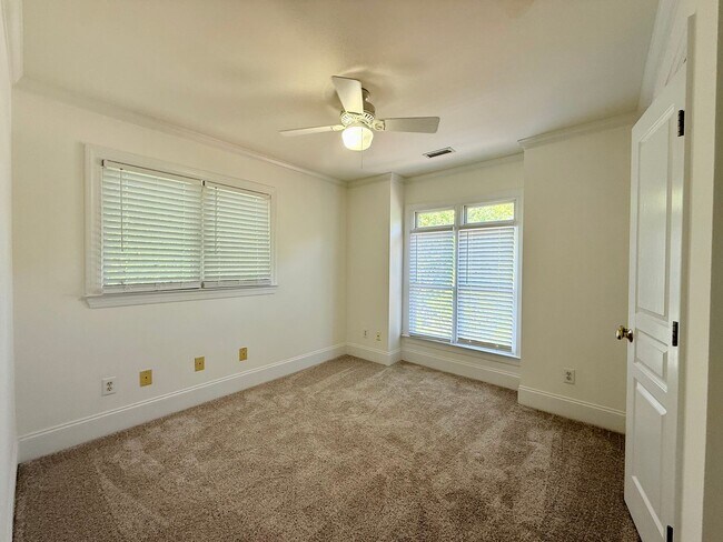 Building Photo - 19327 Beaufain St