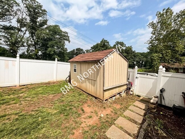 Building Photo - 8237 Smithfield Ave