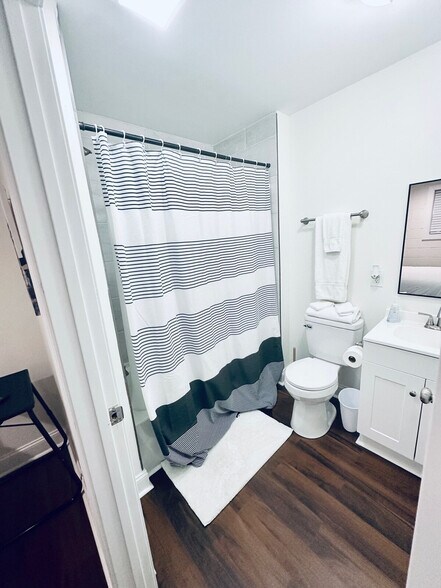 Building Photo - 107 David St