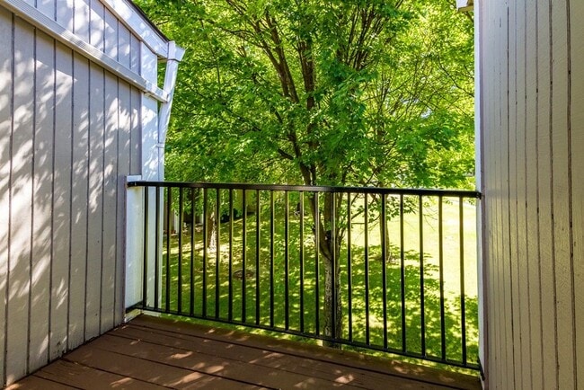 Building Photo - 1335 SW 2nd St