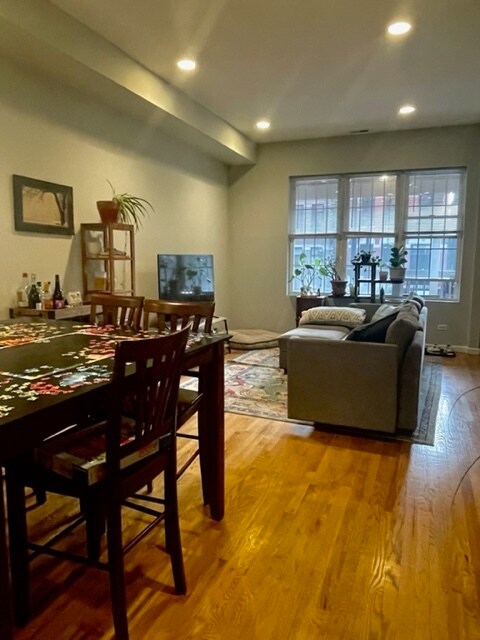 Building Photo - 1933 N Sedgwick St